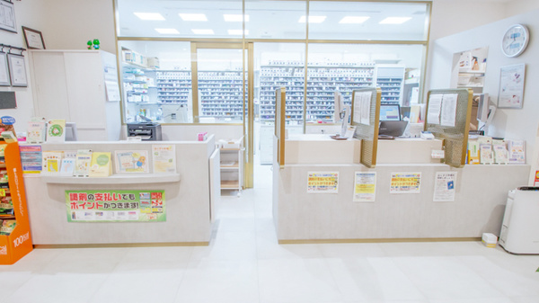 ビー・アンド・ディー調剤薬局　ささしまグローバルゲート店の受付/カウンター