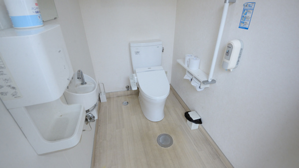 調剤薬局ツルハドラッグ塩釜口店のお手洗い