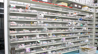 調剤薬局ツルハドラッグ八戸売市店の薬棚