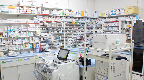 調剤薬局ツルハドラッグ山梨中央店の調剤室