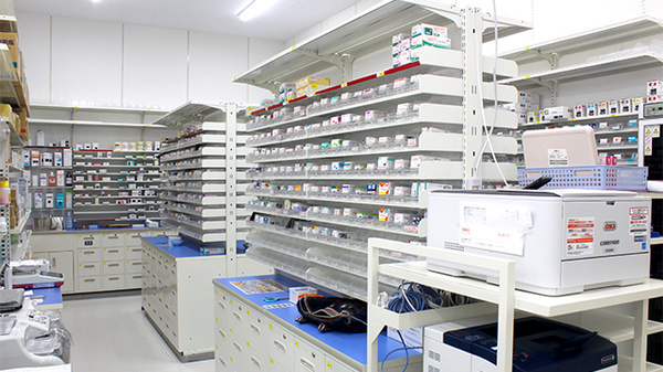 調剤薬局ツルハドラッグ韮崎本町店の調剤室