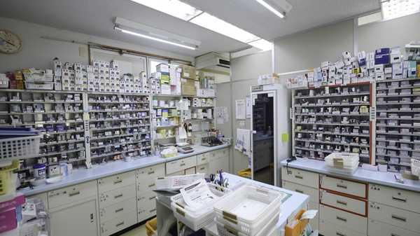 調剤薬局ツルハドラッグ海南駅前店の調剤室