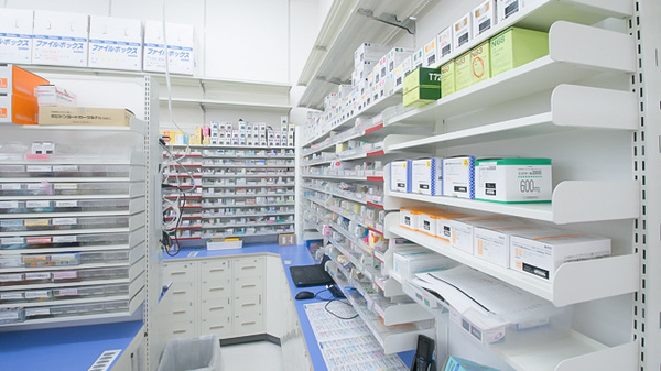 調剤薬局ツルハドラッグ生野田島店の調剤室