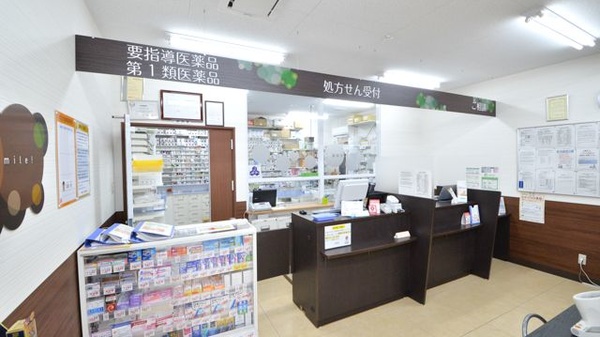 調剤薬局ツルハドラッグ南花屋敷店の受付/カウンター
