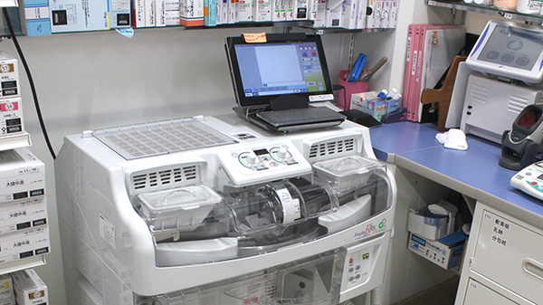 薬局くすりの福太郎吉川駅前店の調剤器具
