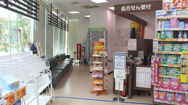 薬局くすりの福太郎新鎌ヶ谷店の入口