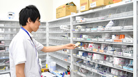 いちえ薬局　中小森店の作業風景