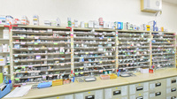 みらくる薬局医大前店の薬棚