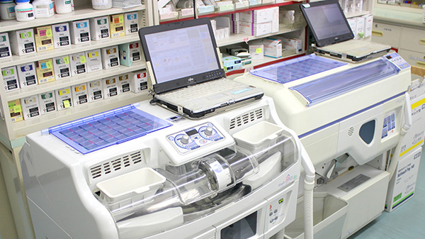 ハロー薬局稲穂店の調剤器具