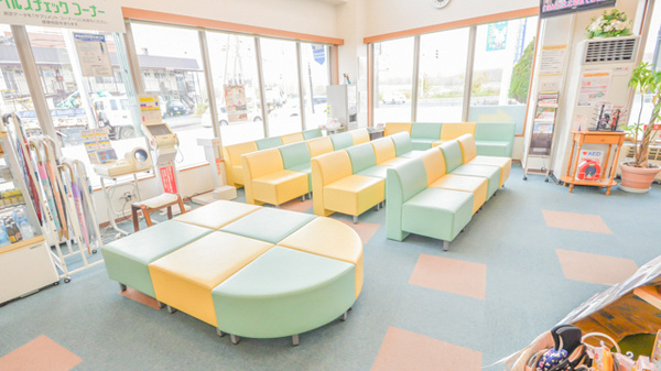 ナカジマ薬局　桑園店の待合スペース