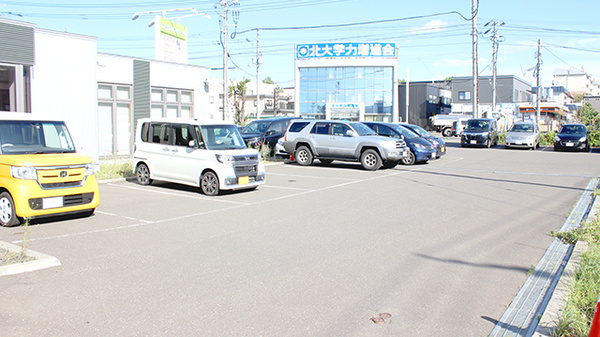 みらくる薬局　大麻店の駐車場