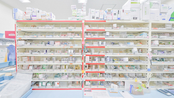 ナカジマ薬局　札幌在宅調剤センターの薬棚