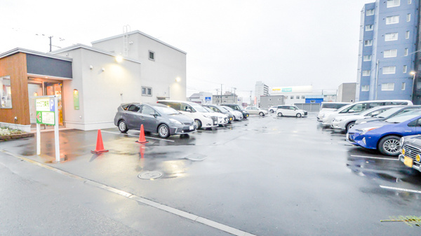 ナカジマ薬局　北41条店の駐車場