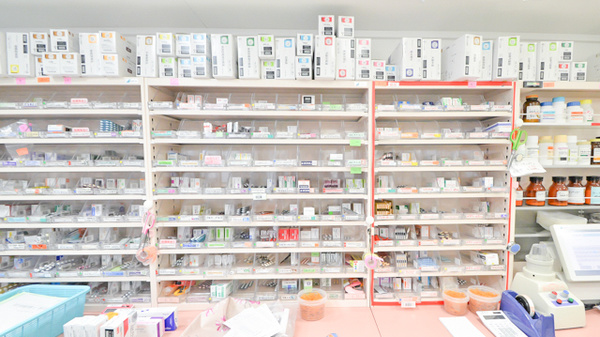 ナカジマ薬局　西円山店の薬棚