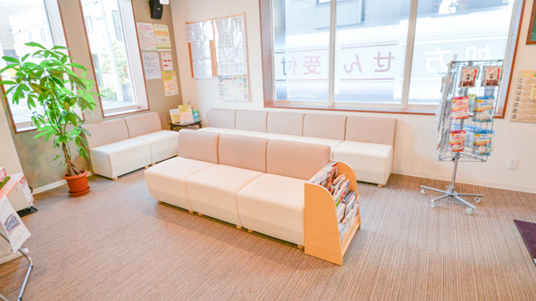 ナカジマ薬局　旭ヶ丘店の待合スペース