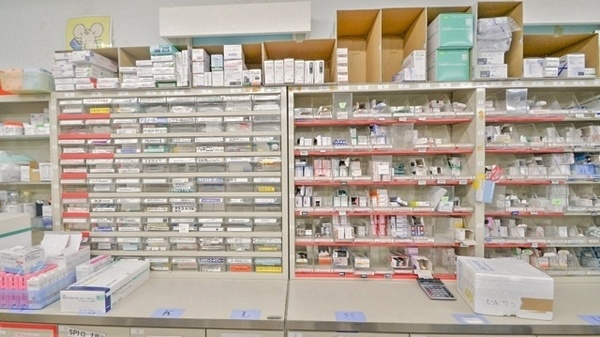 ナカジマ薬局　サンセイつじ店の薬棚