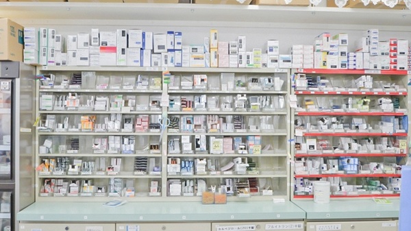 ナカジマ薬局　サンセイ本店の薬棚