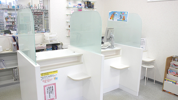 おもと薬局セカンド石川の受付/カウンター
