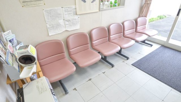 愛別調剤薬局の待合スペース