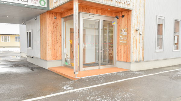 ナカジマ薬局　しもかわ店の入口