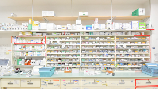 ナカジマ薬局　しもかわ店の薬棚