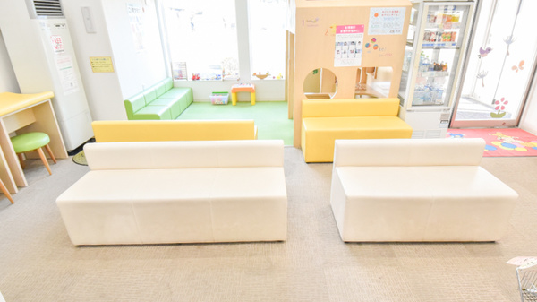 ナカジマ薬局　西25条店の待合スペース