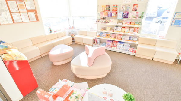 ナカジマ薬局　いなだ店の待合スペース
