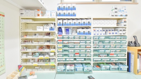 ナカジマ薬局　いなだ店の薬棚