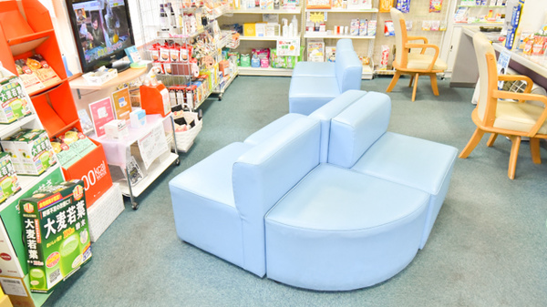 ナカジマ薬局　はまなす店の待合スペース
