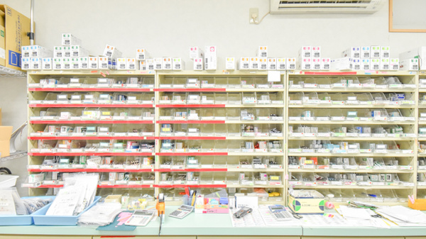 ナカジマ薬局　はまなす店の薬棚