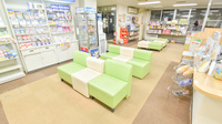 ナカジマ薬局　市立病院前店の待合スペース