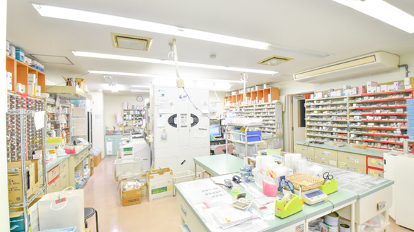 ナカジマ薬局　市立病院前店の調剤室