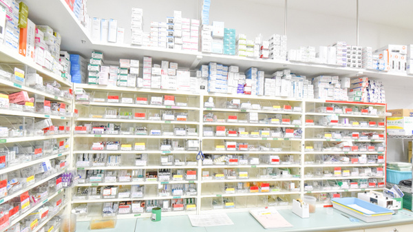 ナカジマ薬局　つきがた店の薬棚