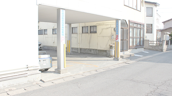 青森調剤薬局の駐車場