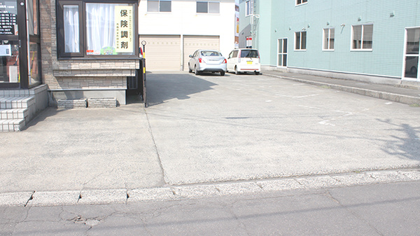 サン調剤薬局 八重田店の駐車場
