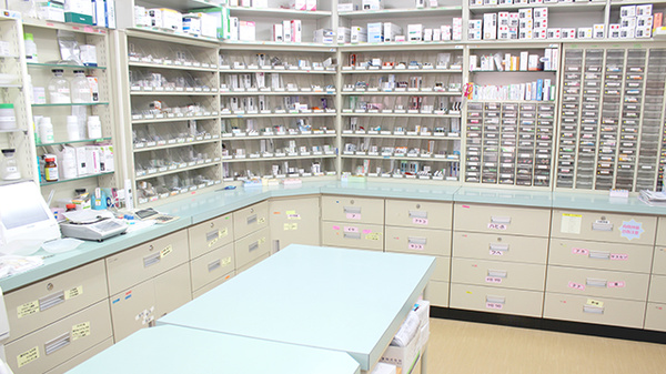 サン調剤薬局 虹ヶ丘店の調剤室