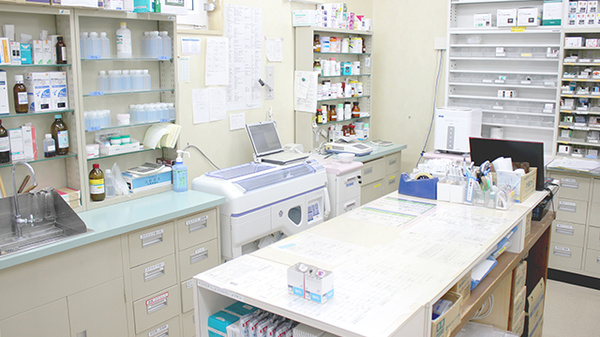 テックファーマシー沖館の調剤室