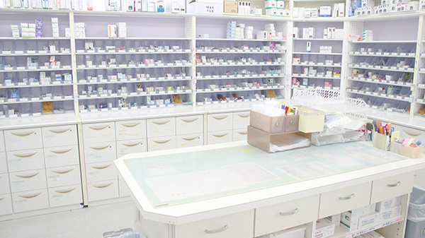 サン調剤薬局 東バイパス店の調剤室