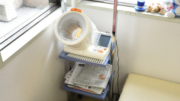 サカエ薬局　中央の血圧計