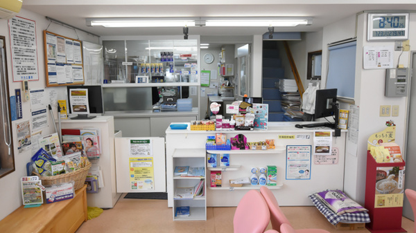 サカエ薬局　笹森の受付/カウンター