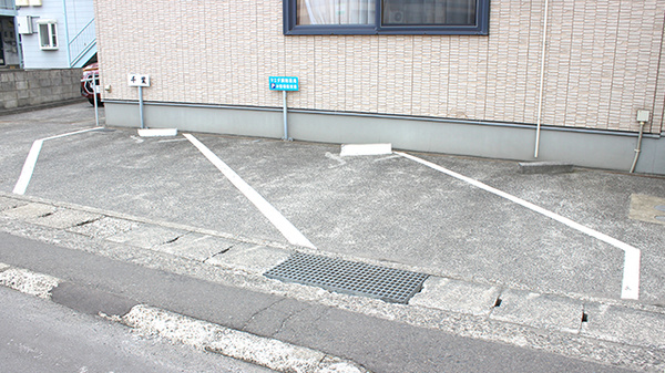 マエダ調剤薬局の駐車場