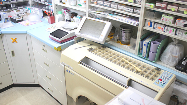 マエダ調剤薬局中野店の調剤器具