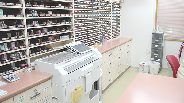 サン調剤薬局 富野町店の調剤室