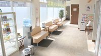 ファイン調剤薬局松森町店の待合スペース