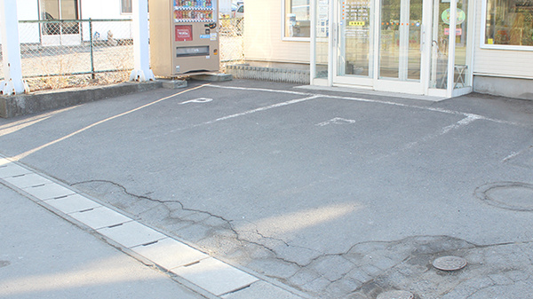 サンケア薬局 白銀店の駐車場