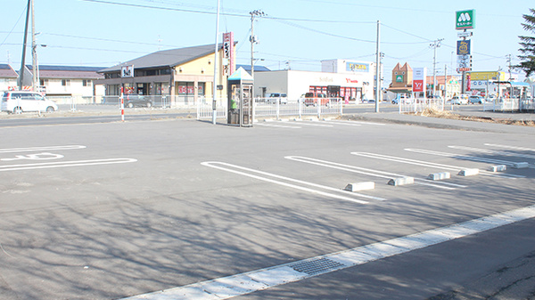 サンケア薬局 湊高台店の駐車場