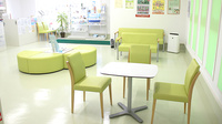 仙真堂薬局青森労災病院前店の待合スペース