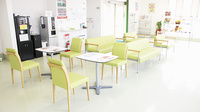 仙真堂薬局八戸日赤前店の待合スペース