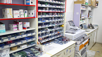 沖舘薬局新町店の薬棚