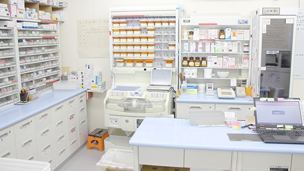 すずらん調剤薬局平賀店の調剤室